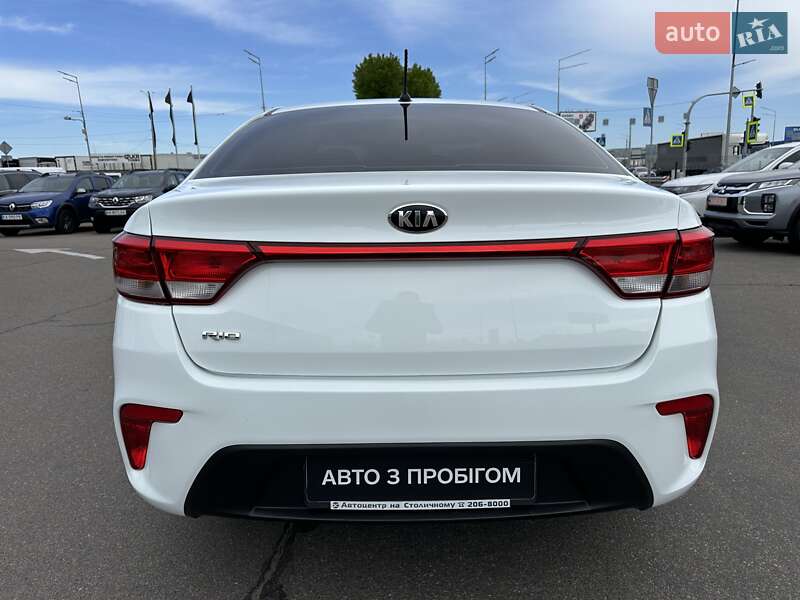 Седан Kia Rio 2018 в Киеве