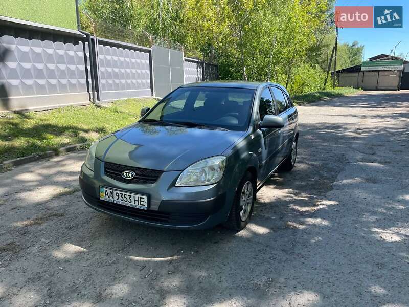 Хетчбек Kia Rio 2008 в 