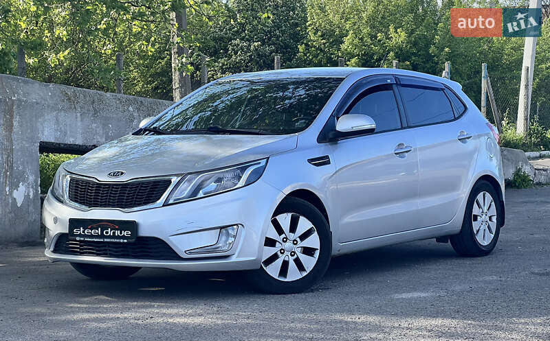 Хэтчбек Kia Rio 2012 в 