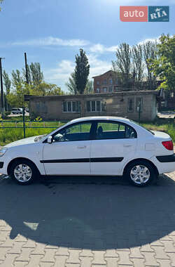 Седан Kia Rio 2009 в Кривому Розі
