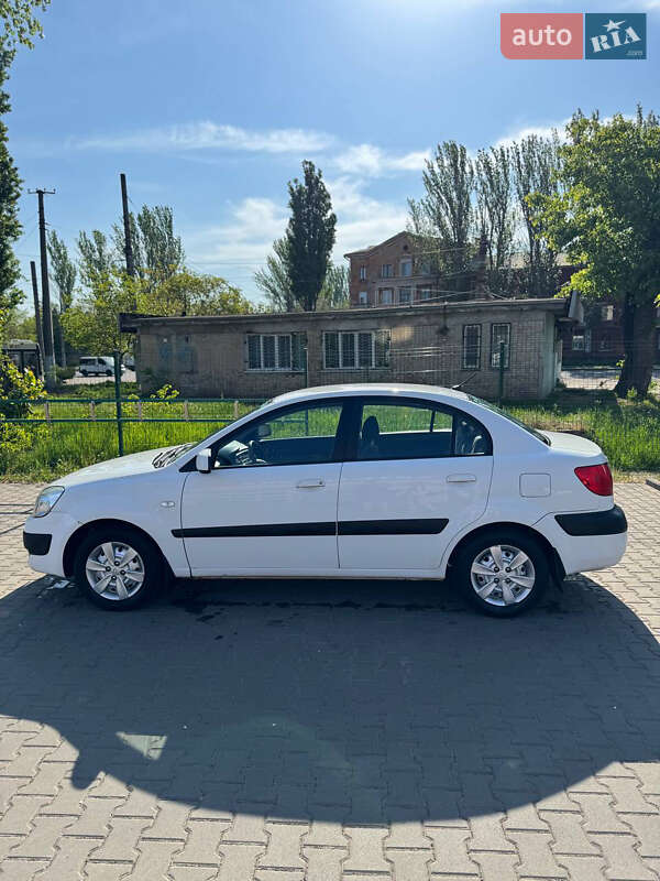 Седан Kia Rio 2009 в Кривом Роге фото 3 Седан Kia Rio 2009 в Кривом Роге