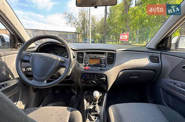 Седан Kia Rio 2009 в 