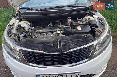 Седан Kia Rio 2013 в 