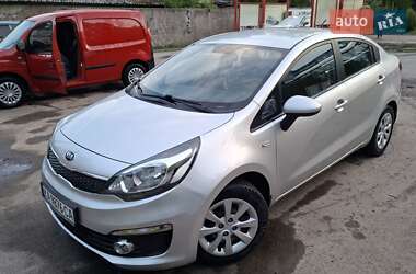 Седан Kia Rio 2015 в Конотопе