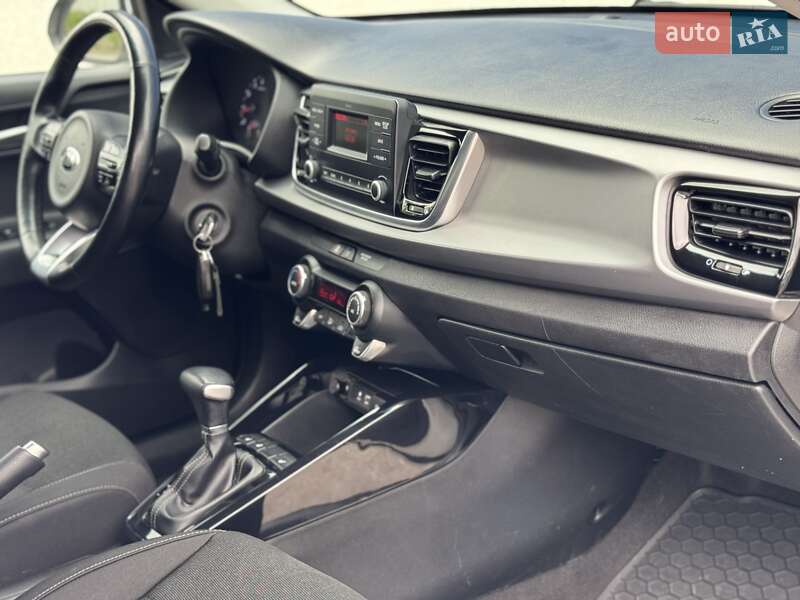 Хетчбек Kia Rio 2017 в Львові