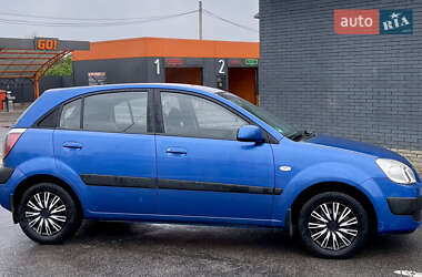 Хэтчбек Kia Rio 2007 в 