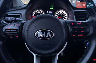 Хэтчбек Kia Rio 2017 в 