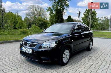 Седан Kia Rio 2010 в Прилуках