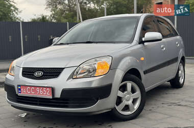 Хэтчбек Kia Rio 2006 в 