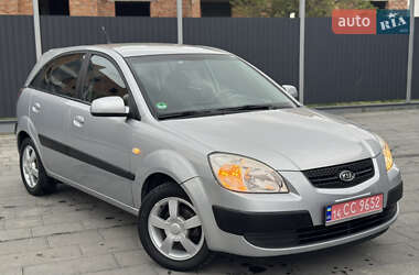 Хэтчбек Kia Rio 2006 в 
