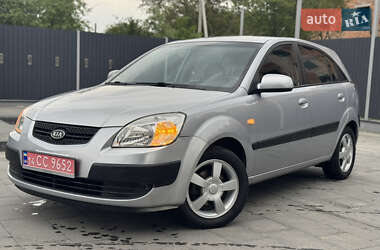 Хэтчбек Kia Rio 2006 в 