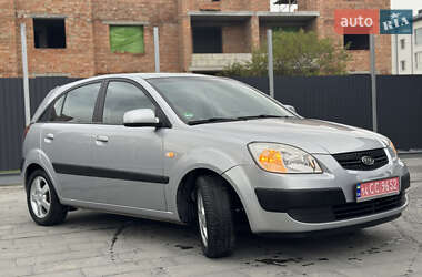 Хэтчбек Kia Rio 2006 в 
