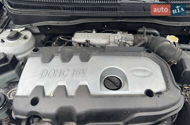 Хэтчбек Kia Rio 2006 в 