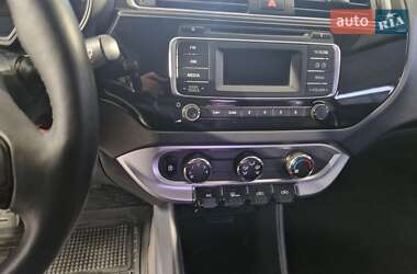 Седан Kia Rio 2017 в 