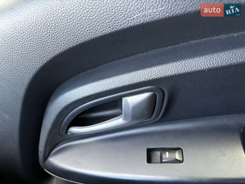 Седан Kia Rio 2015 в Полтаве