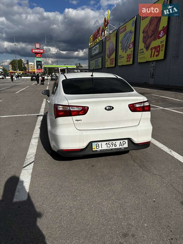Седан Kia Rio 2015 в Полтаве