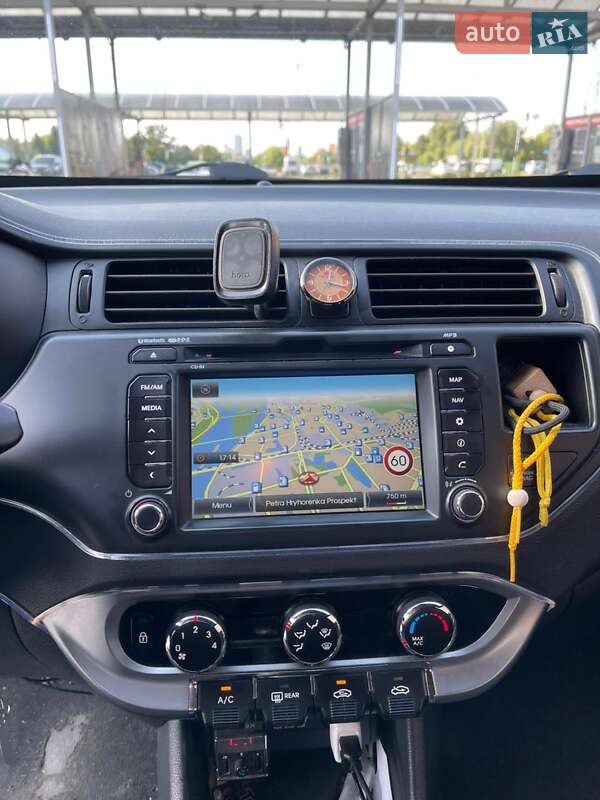 Хэтчбек Kia Rio 2012 в Киеве