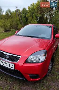 Седан Kia Rio 2010 в 