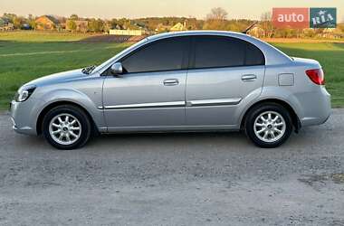 Седан Kia Rio 2011 в 