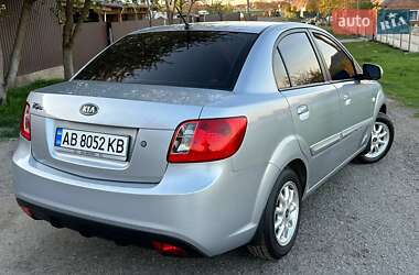 Седан Kia Rio 2011 в 