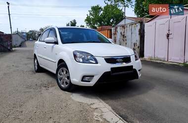 Седан Kia Rio 2011 в Дніпрі