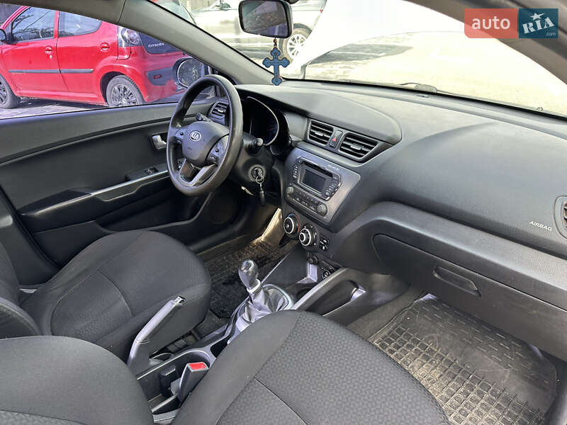 Седан Kia Rio 2013 в Виннице