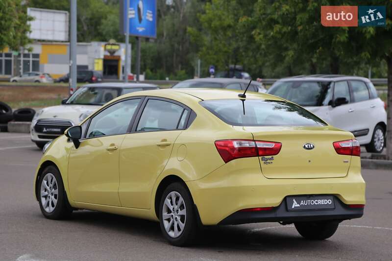 Седан Kia Rio 2015 в Києві