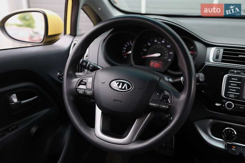 Седан Kia Rio 2015 в Києві