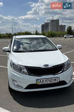 Хэтчбек Kia Rio 2012 в 