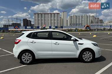 Хэтчбек Kia Rio 2012 в 