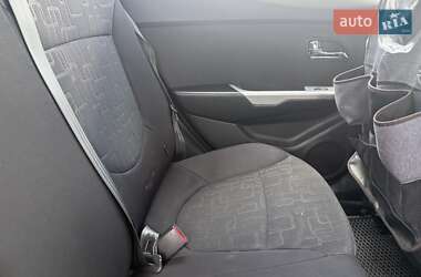 Хэтчбек Kia Rio 2012 в 
