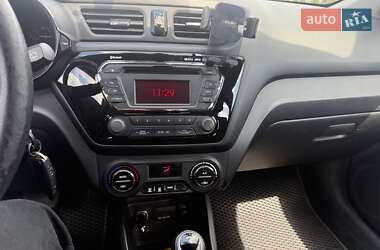 Хэтчбек Kia Rio 2012 в 