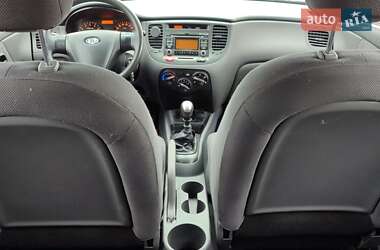 Хэтчбек Kia Rio 2008 в 
