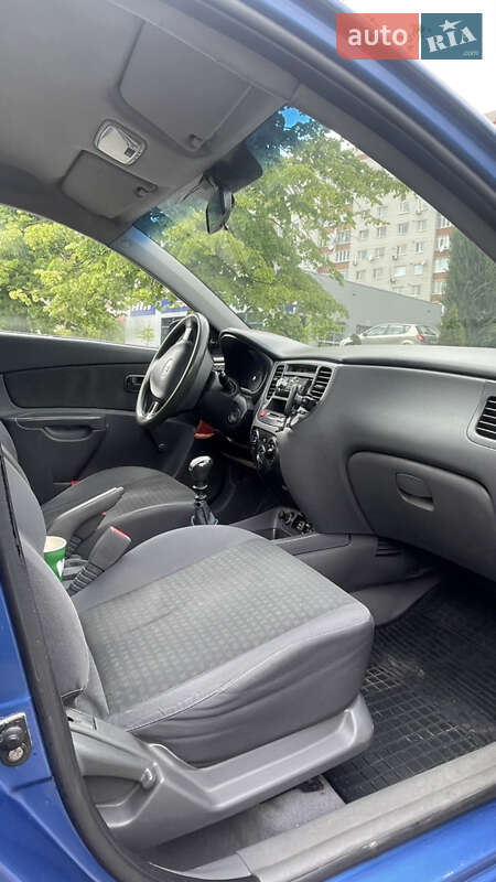 Седан Kia Rio 2007 в Львові
