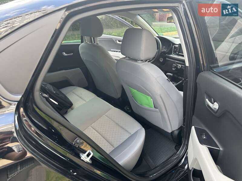 Седан Kia Rio 2020 в Киеве