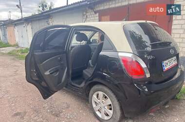 Хетчбек Kia Rio 2010 в 