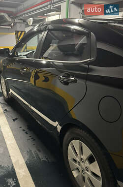 Седан Kia Rio 2013 в 