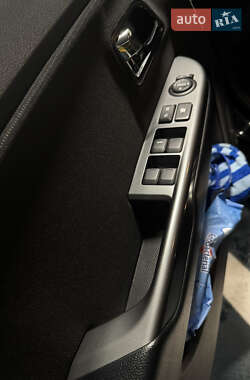 Седан Kia Rio 2013 в 