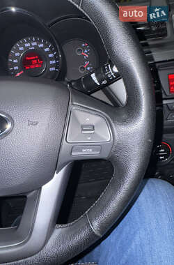 Седан Kia Rio 2013 в 