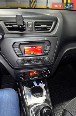 Седан Kia Rio 2013 в 
