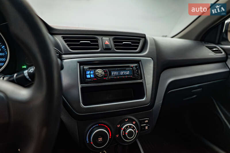 Седан Kia Rio 2012 в Киеве