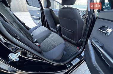 Седан Kia Rio 2012 в 