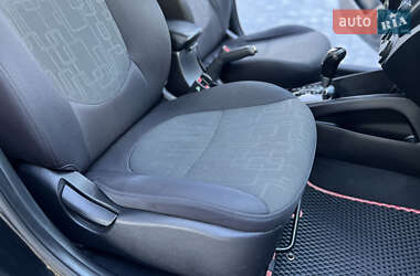 Седан Kia Rio 2012 в 
