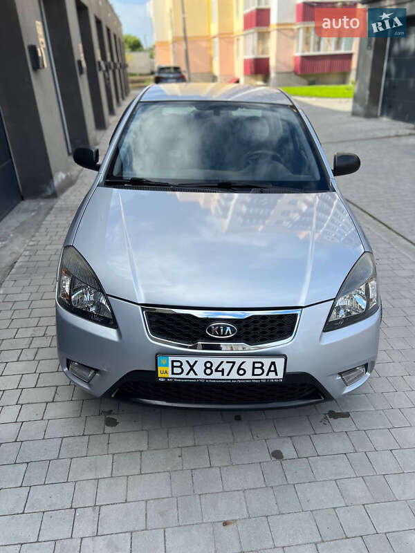 Седан Kia Rio 2010 в Каменец-Подольском