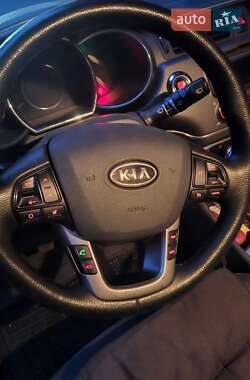Хэтчбек Kia Rio 2012 в 