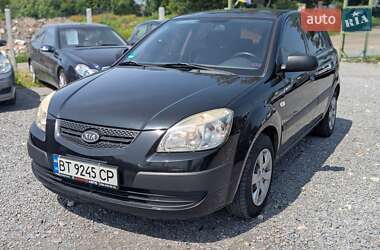 Хэтчбек Kia Rio 2009 в 