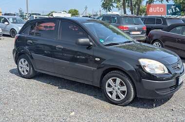 Хэтчбек Kia Rio 2009 в 