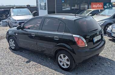 Хэтчбек Kia Rio 2009 в 