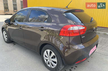 Хетчбек Kia Rio 2012 в 
