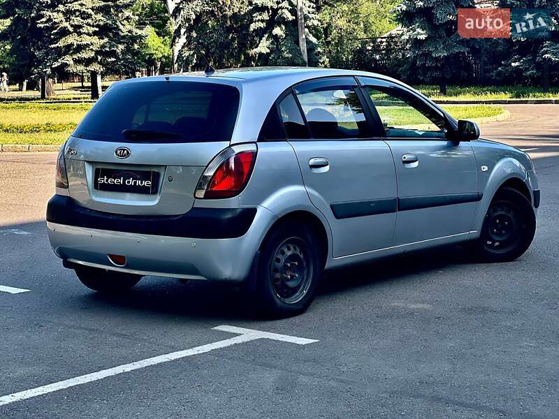 Хэтчбек Kia Rio 2007 в Николаеве